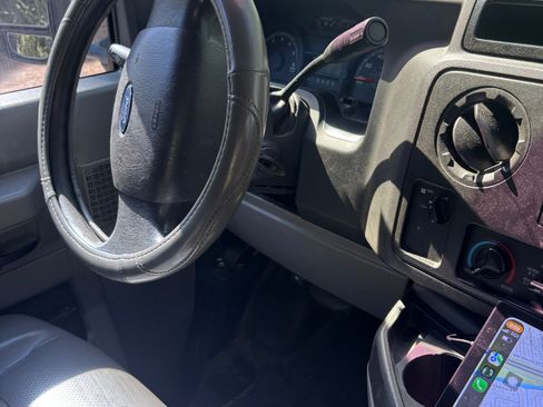 Used 2014 Ford E-250 and Econoline 250 Extended RWD image 9