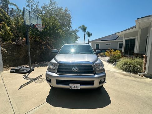 Used 2012 Toyota Sequoia SR5 w/ Premium Pkg RWD image 10