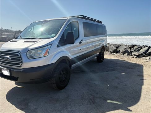 Used 2016 Ford Transit 350 XLT RWD image 2