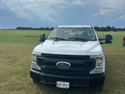 Used 2020 Ford F250 XL w/ Power Equipment Group RWD image 1