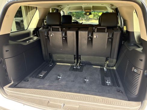 Used 2013 Chevrolet Tahoe LT image 19