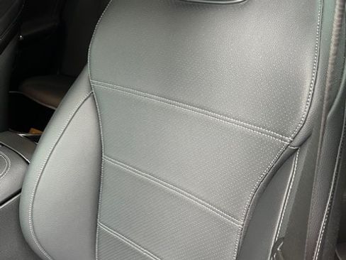 Used 2023 Mercedes-Benz C 300 Sedan image 9