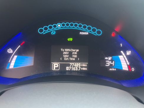 Used 2012 Nissan Leaf SL image 16