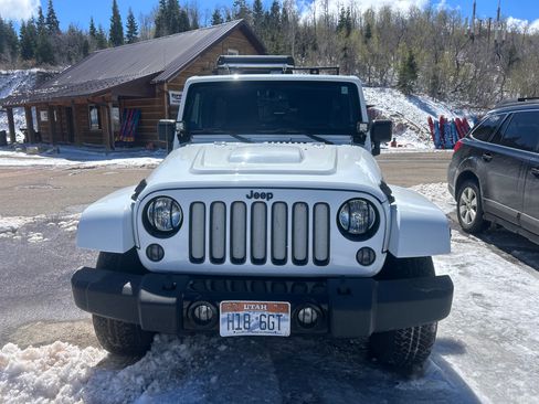 Used 2014 Jeep Wrangler Unlimited Sahara image 1