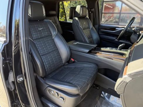 Used 2021 Cadillac Escalade Premium Luxury Platinum image 11