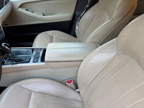 Used 2017 Genesis G80 3.8 w/ Option Group 02 image 22