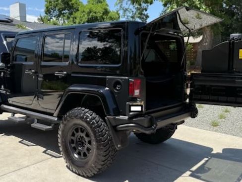 Used 2017 Jeep Wrangler Unlimited Rubicon w/ Dual Top Group image 31