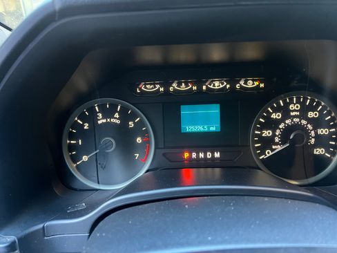 Used 2018 Ford F150 XLT image 11