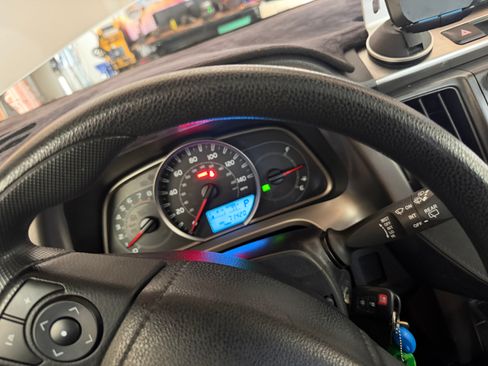 Used 2015 Toyota RAV4 LE FWD image 4
