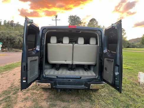 Used 2019 Nissan NV 3500 SL image 6