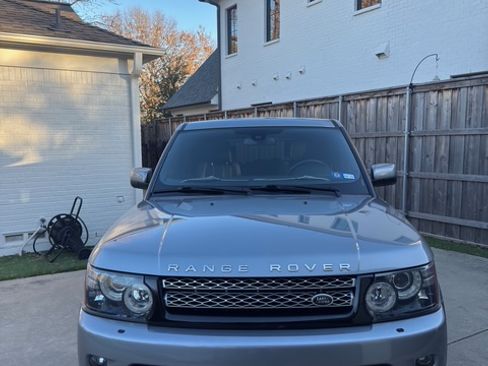 Used 2013 Land Rover Range Rover Sport HSE LUX w/ Luxury Interior Pkg image 9