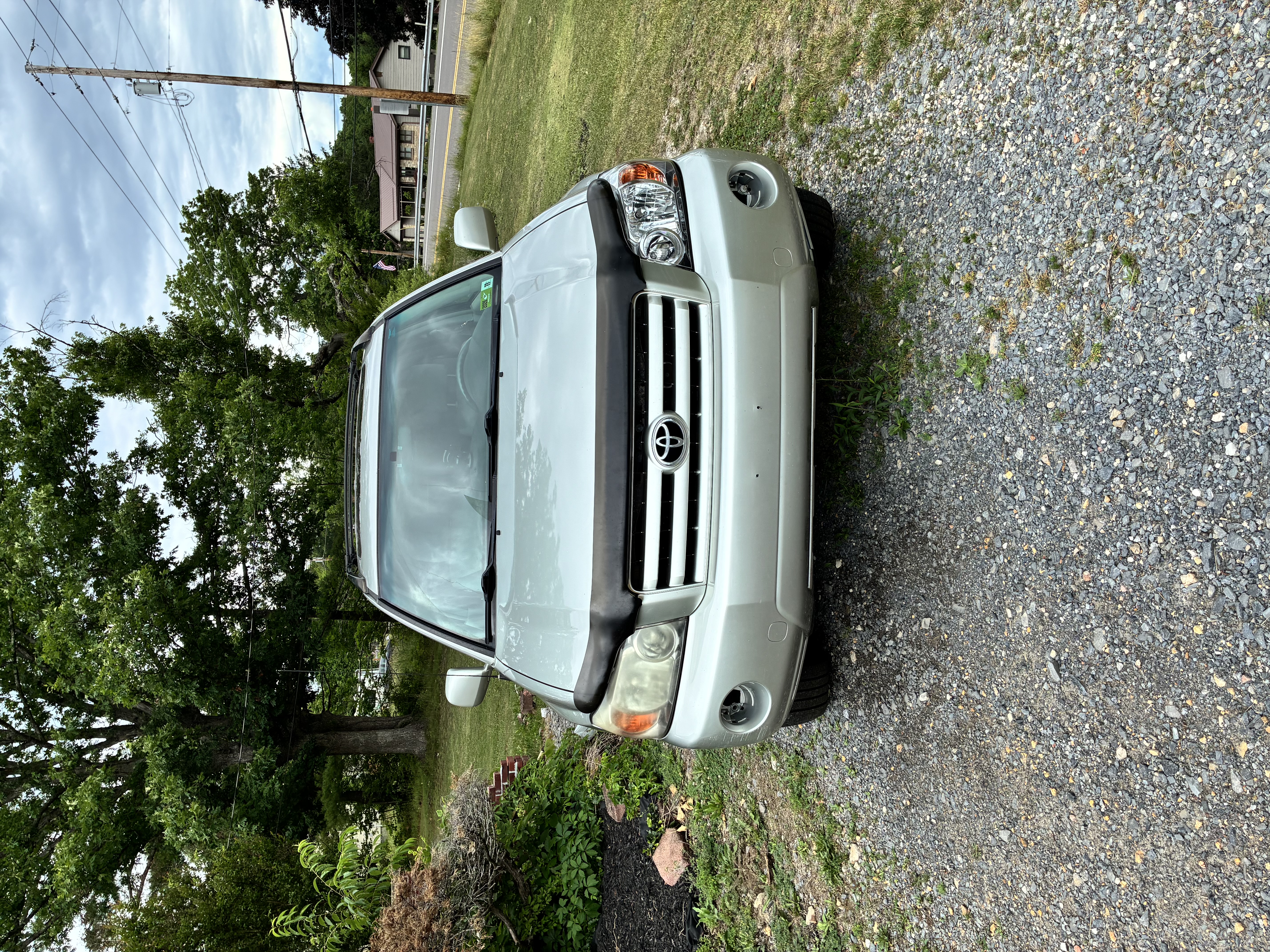 Used 2007 Toyota Highlander 4WD V6 w/ 3rd Row image 2