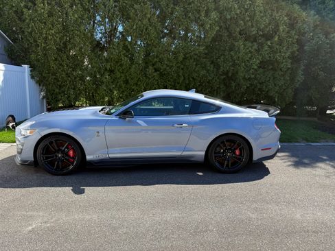 Used 2022 Ford Mustang Shelby GT500 w/ Technology Package image 5