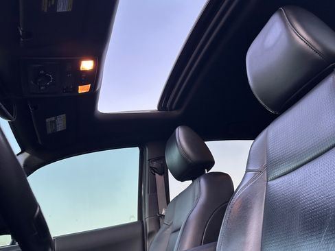 Used 2021 Toyota Tacoma TRD Off-Road w/ TRD Premium Off Road Package image 18