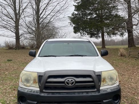 Used 2009 Toyota Tacoma 2WD Regular Cab image 2