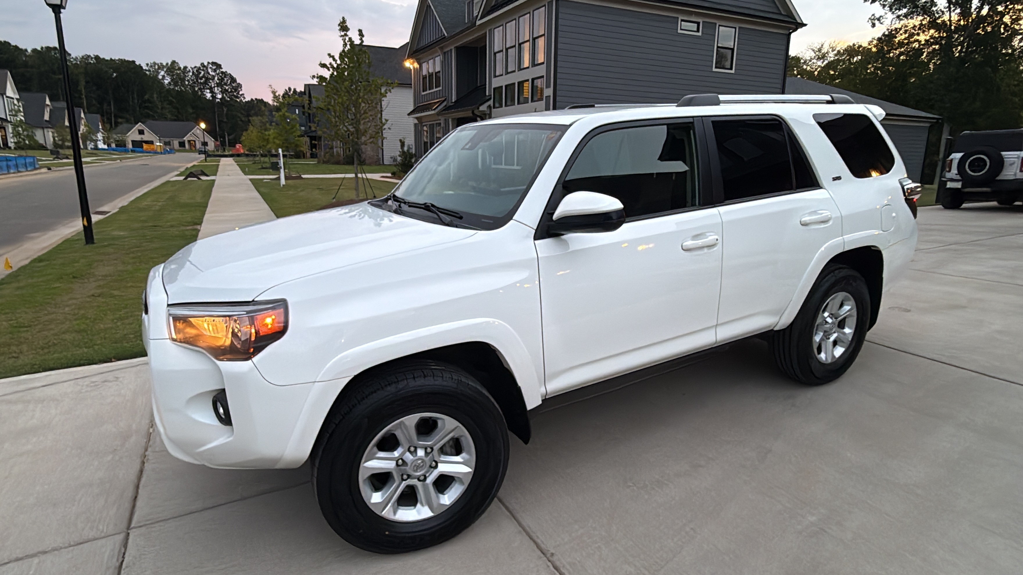 Used 2023 Toyota 4Runner SR5 RWD image 1