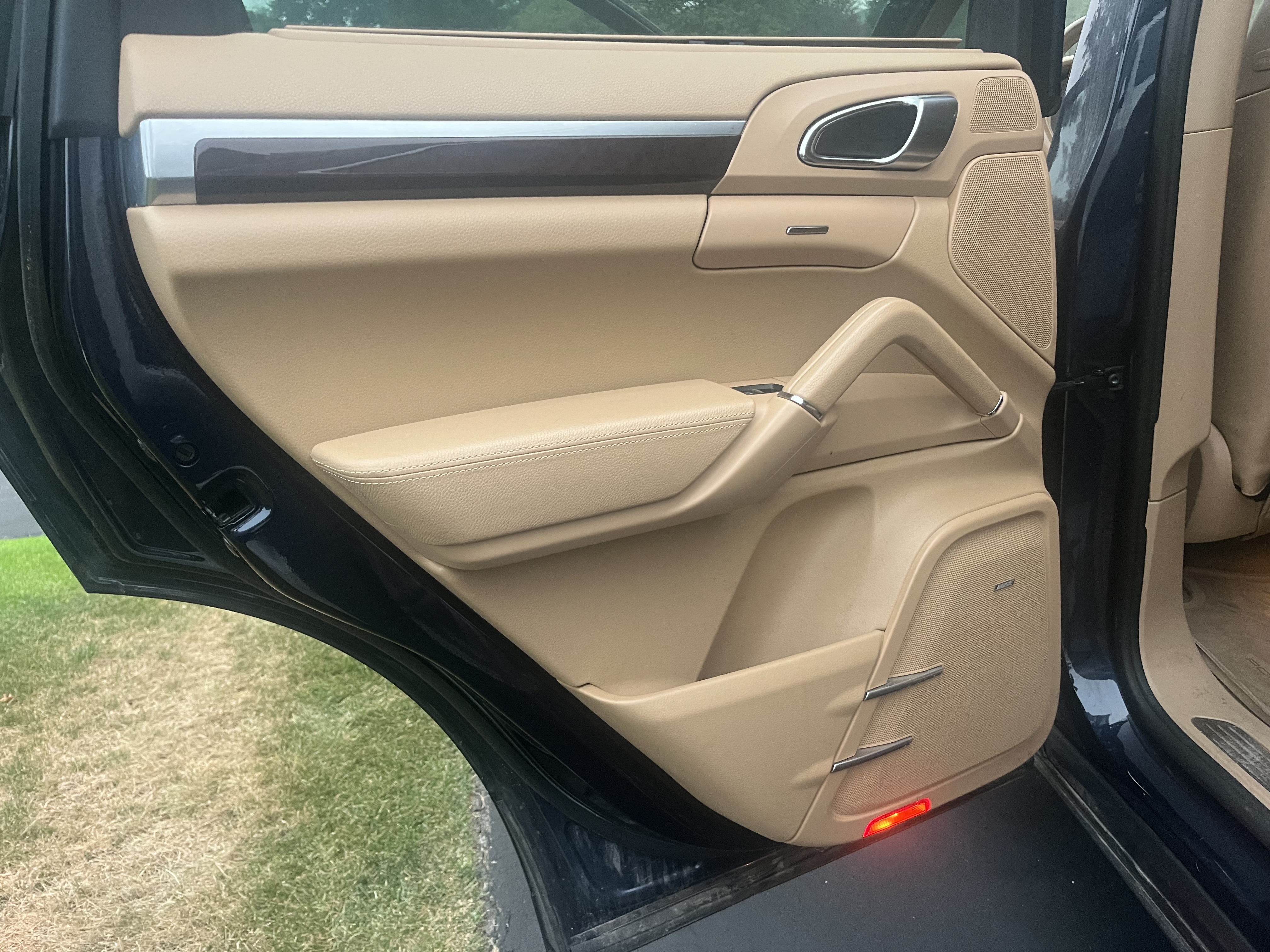 Used 2012 Porsche Cayenne S AWD/4WD image 12