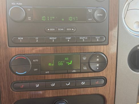 Used 2004 Ford F150 Lariat image 13