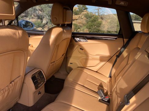 Used 2016 Porsche Macan S image 8