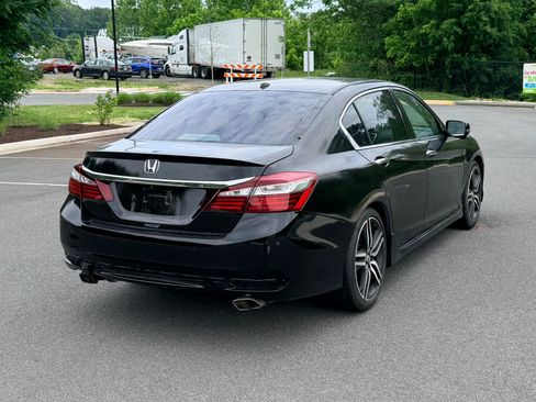Used 2016 Honda Accord Touring image 4