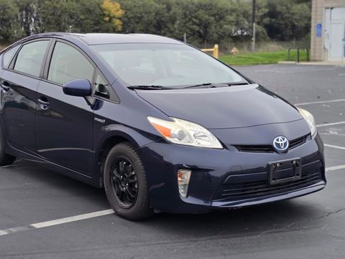Used 2014 Toyota Prius Four image 10