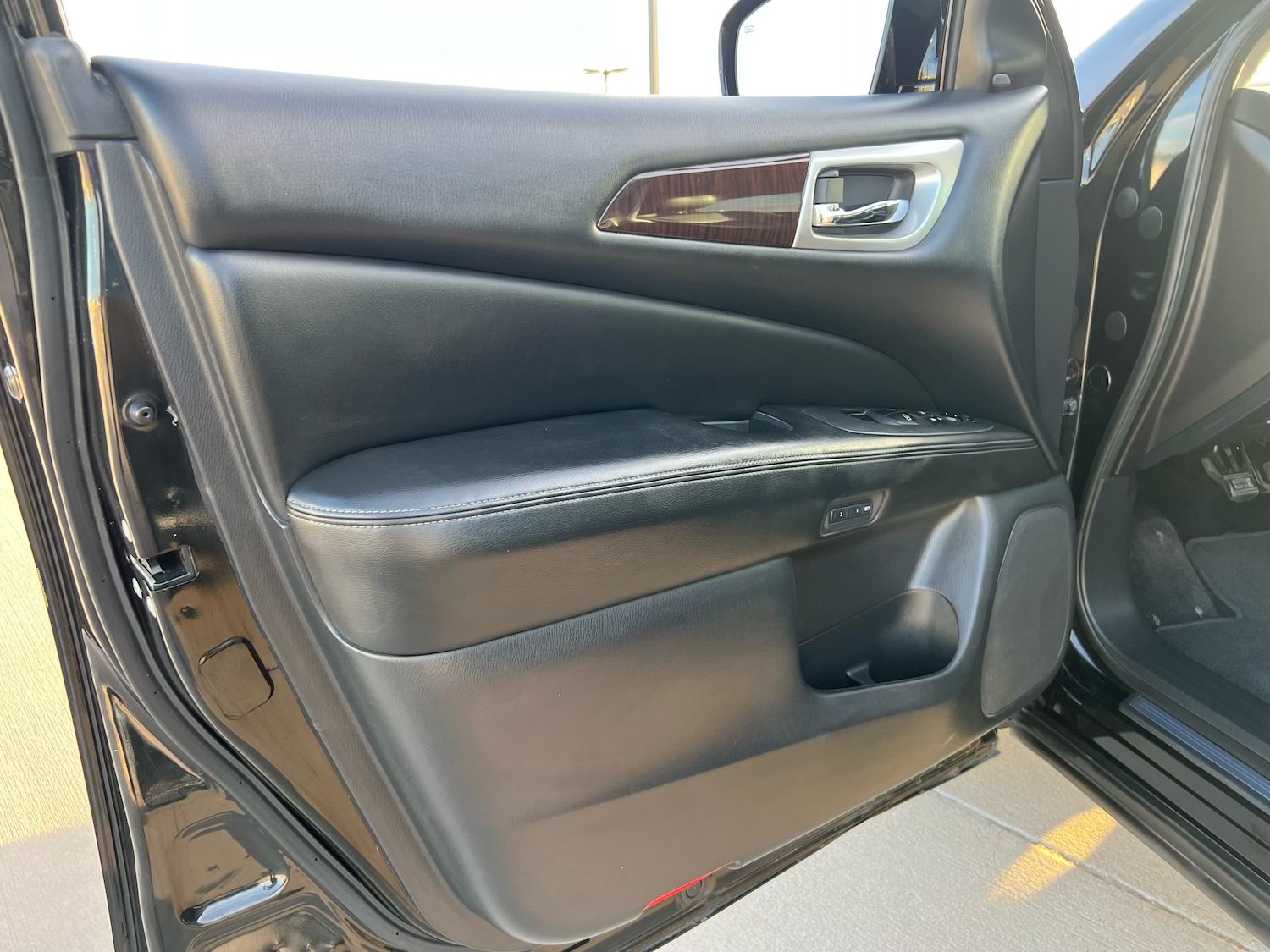 Used 2016 Nissan Pathfinder SL w/ SL Tech Package FWD image 14