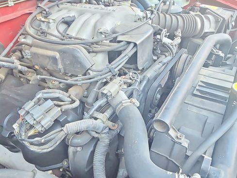 Used 1995 Nissan Pickup XE image 6