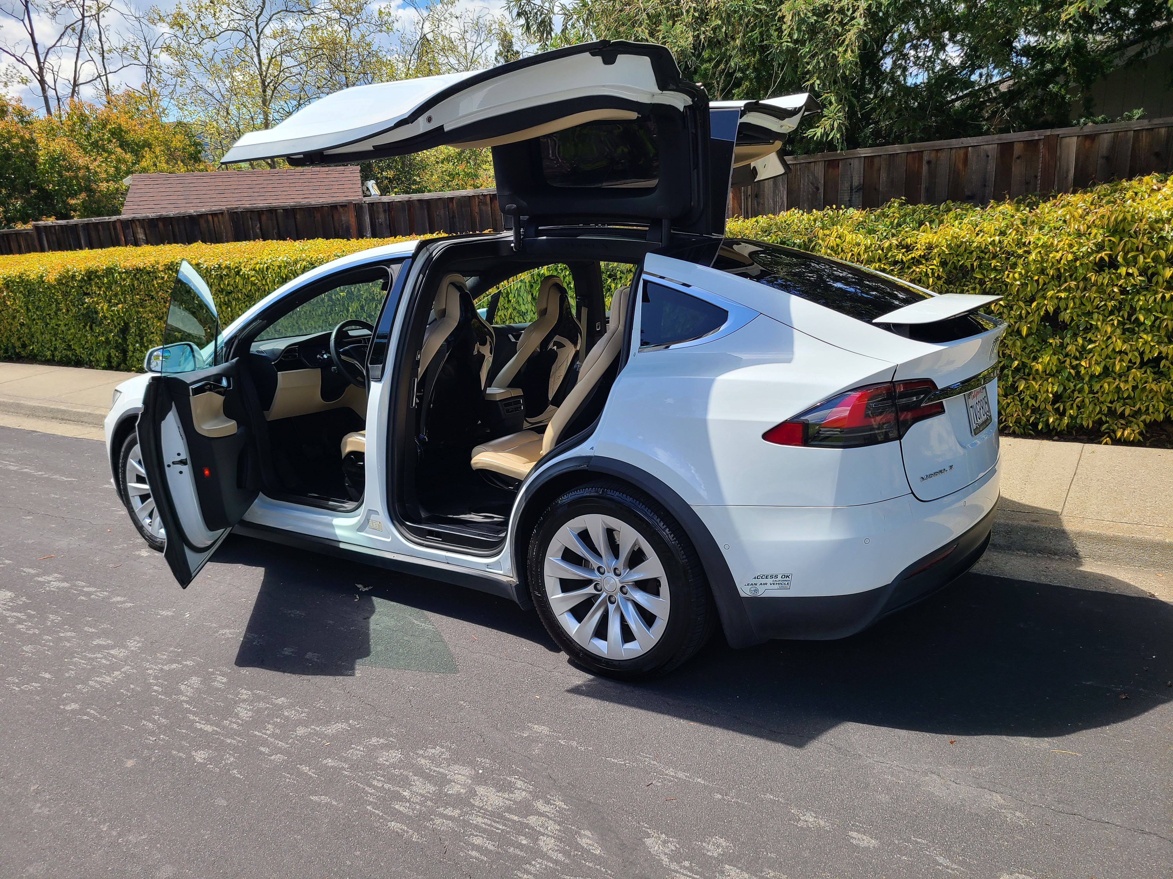 Used 2016 Tesla Model X 75D AWD/4WD image 17
