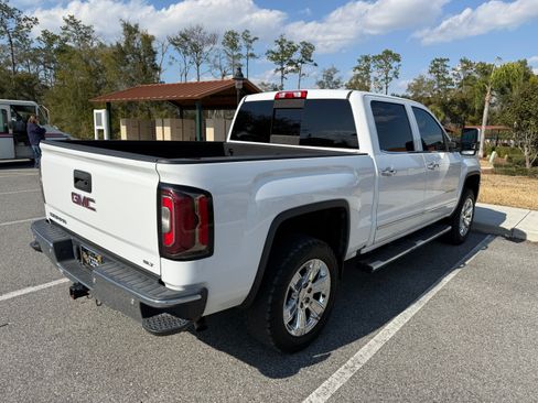 Used 2018 GMC Sierra 1500 SLT w/ Enhanced Driver Alert Package image 4