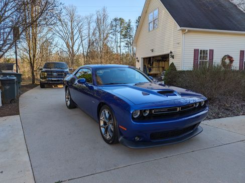 Used 2019 Dodge Challenger R/T w/ Plus Package image 6