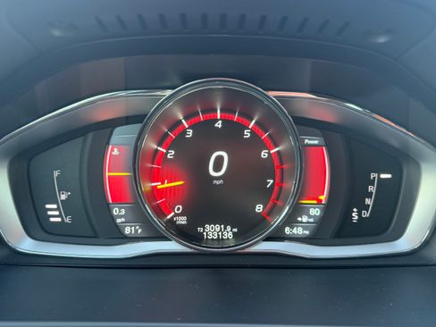 Used 2015 Volvo V60 T5 Premier image 13