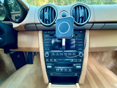 Used 2011 Porsche Cayman image 25