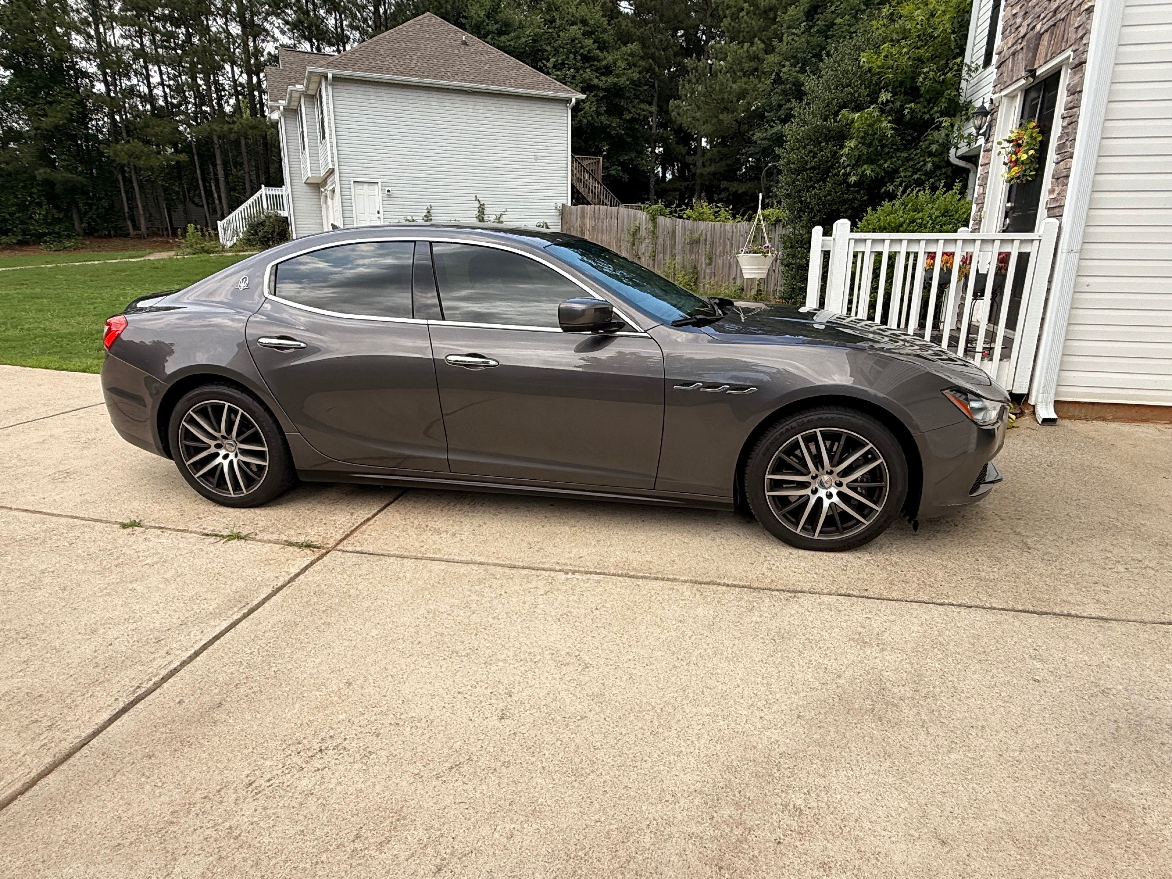 Used 2014 Maserati Ghibli RWD image 1
