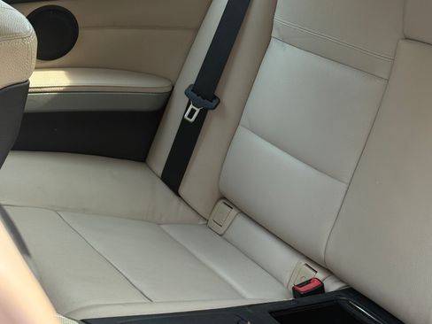 Used 2011 BMW 335i Convertible image 4