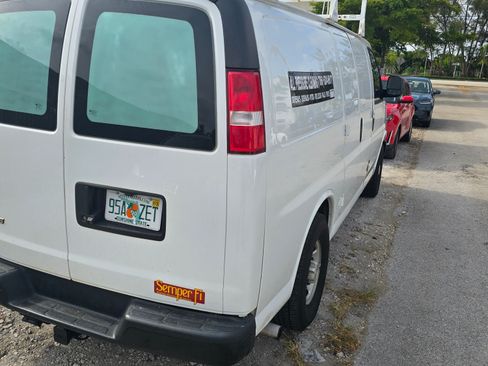 Used 2020 Chevrolet Express 2500 image 2