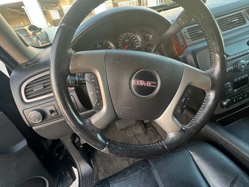 Used 2014 GMC Yukon XL SLT image 8