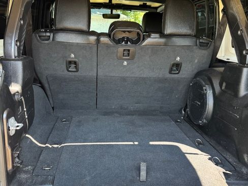 Used 2021 Jeep Wrangler Unlimited Sahara AWD/4WD image 13