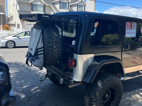 Used 2005 Jeep Wrangler Sport w/ 30" Tire & Wheel Group AWD/4WD image 25