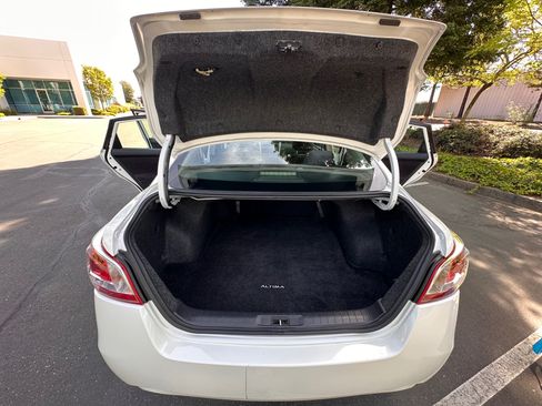 Used 2013 Nissan Altima 2.5 SV image 22