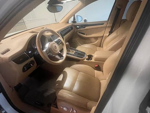 Used 2016 Porsche Macan S image 2