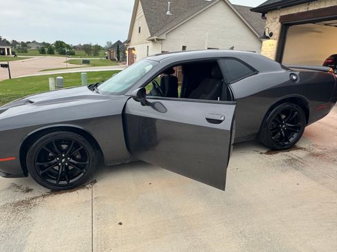 Used 2018 Dodge Challenger SXT w/ Blacktop Package RWD image 13