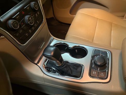 Used 2018 Jeep Grand Cherokee Limited w/ Luxury Group II image 13