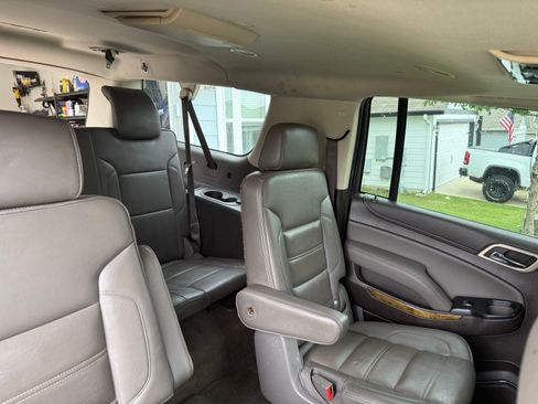 Used 2017 GMC Yukon XL Denali w/ Open Road Package RWD image 28