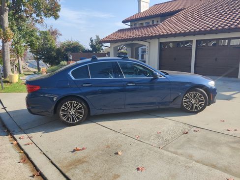 Used 2018 BMW 530e w/ Premium Package 2 image 4