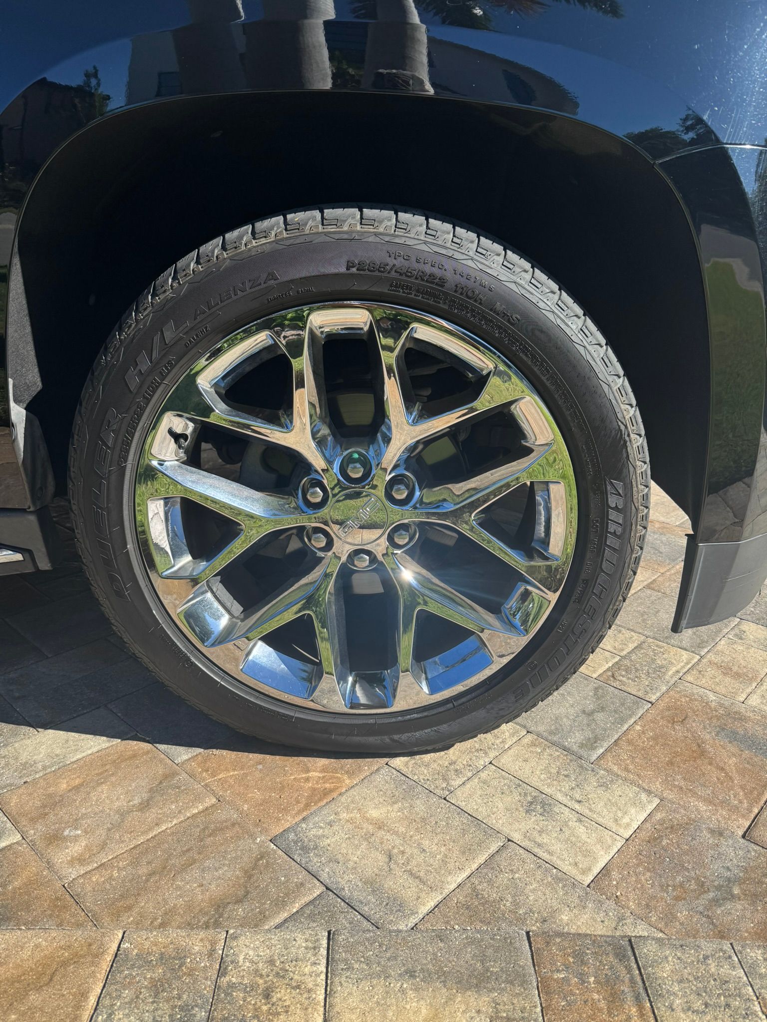 Used 2017 GMC Yukon XL Denali w/ Open Road Package AWD/4WD image 11