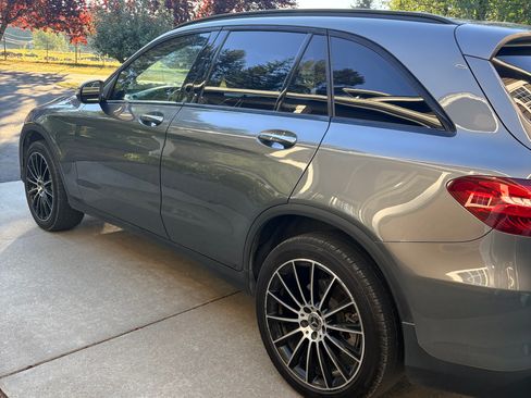 Used 2019 Mercedes-Benz GLC 300 4MATIC image 11