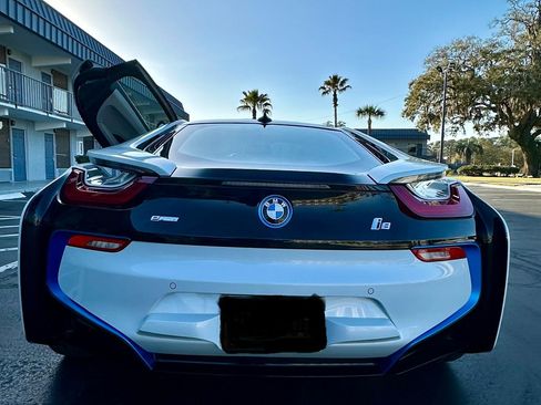 Used 2015 BMW i8 image 9