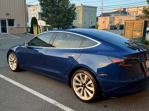 Used 2018 Tesla Model 3 Long Range image 2