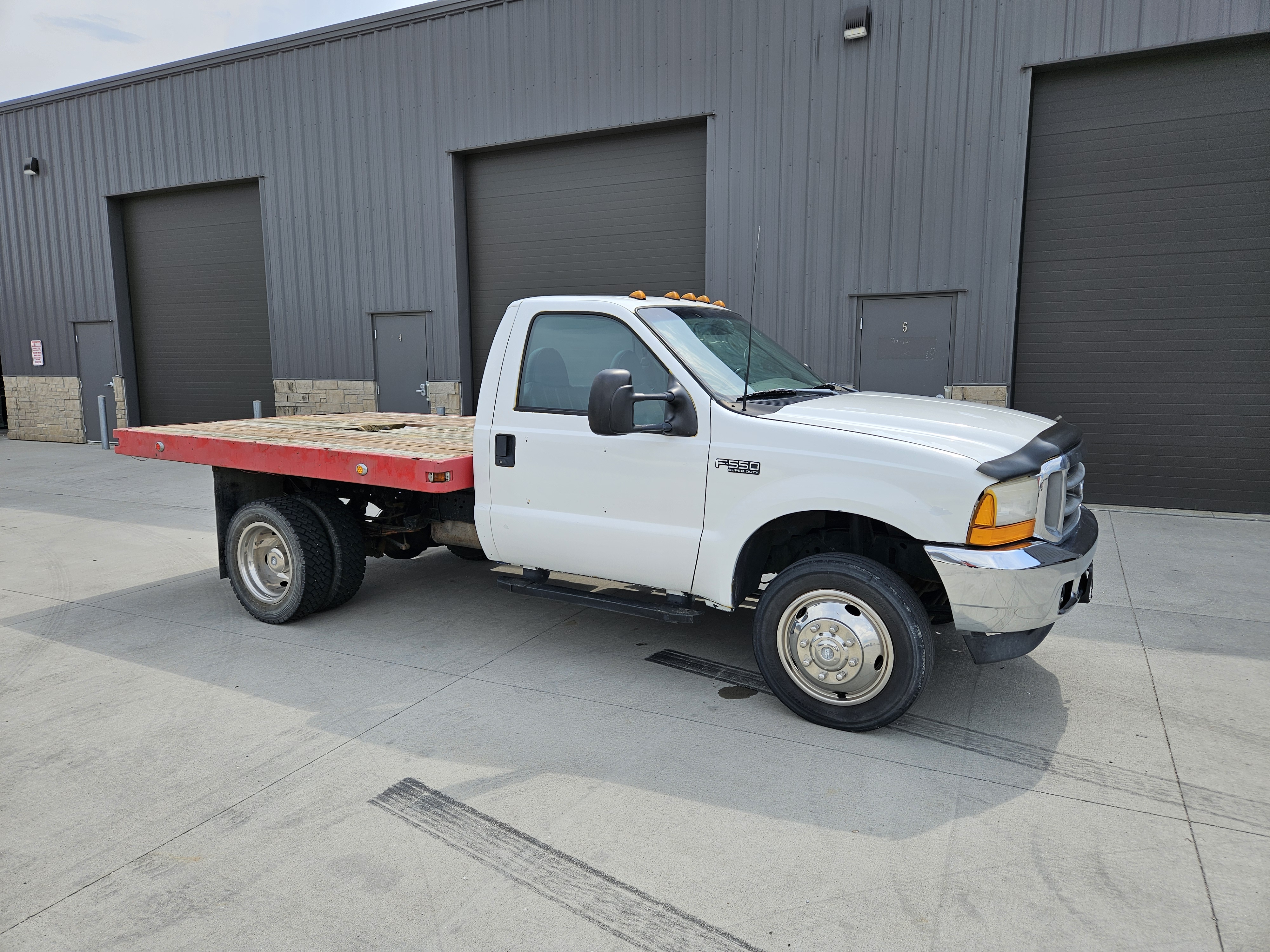 Used 1999 Ford F550 Luxury RWD image 1