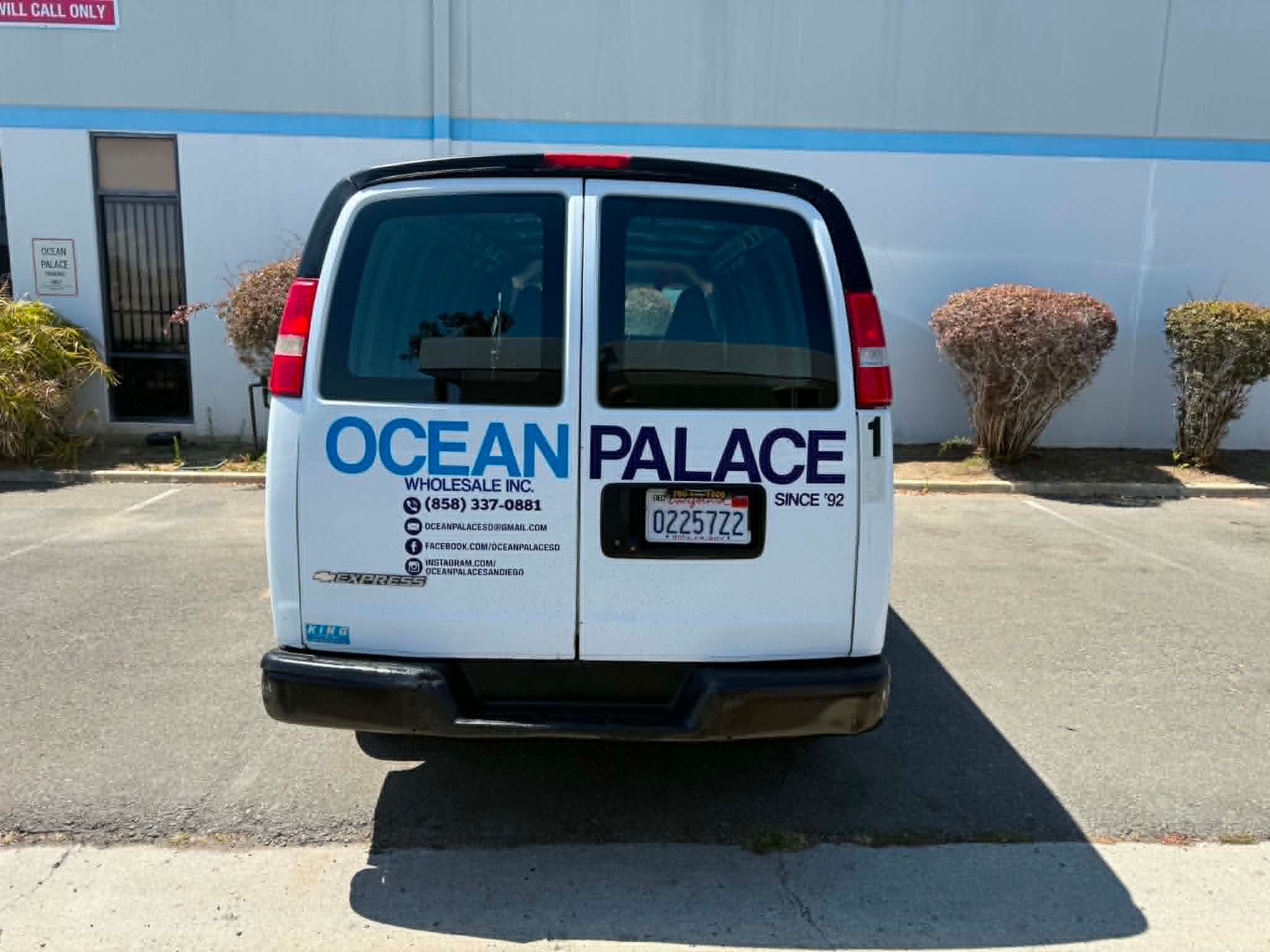 Used 2019 Chevrolet Express 2500 Extended RWD image 4
